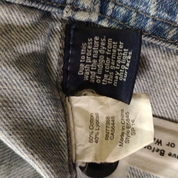 Madewell Joshua Tree Jean Jacket in Medium // Distressed - Picture 7 of 7